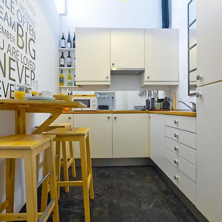 New! Lovely Duplex In The Heart Of Alfama شقة *