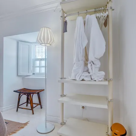شقة New! Lovely Duplex In The Heart Of Alfama *