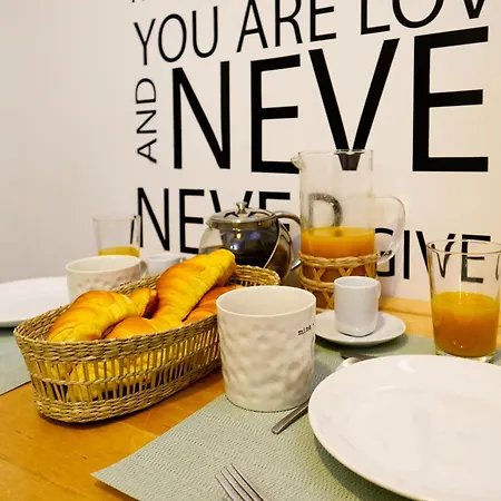 New! Lovely Duplex In The Heart Of Alfama Lägenhet