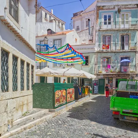 Lägenhet New! Lovely Duplex In The Heart Of Alfama