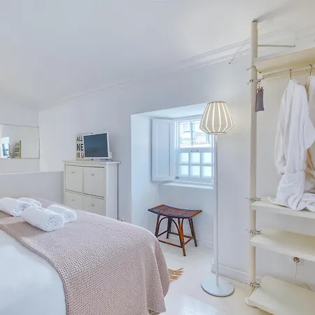 New! Lovely Duplex In The Heart Of Alfama * Lisbona